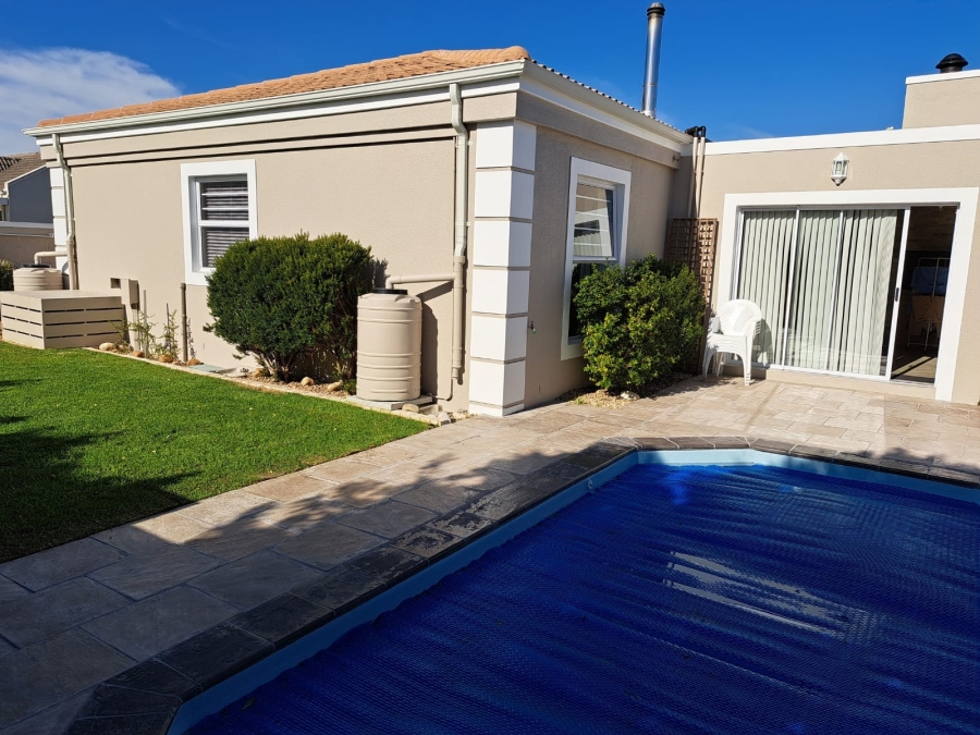3 Bedroom Property for Sale in Sunningdale Western Cape